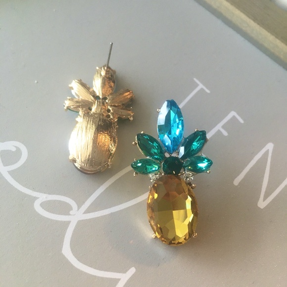 Pineapple Rhinestone Tropical Vibes Earrings - Picture 8 of 8